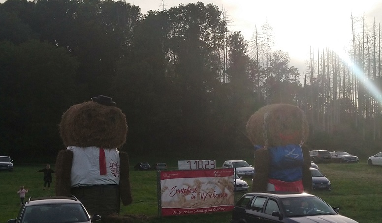 20231001-Strohpuppen