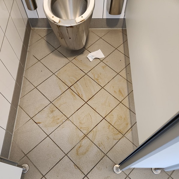 20231020-Mit%20Schei%C3%9Fe%20geschmiert 20231020-Mit%20Schei%C3%9Fe%20geschmiert